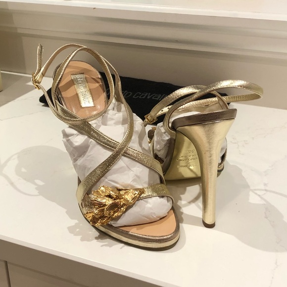 Stunning Roberto Cavalli Gold Embellished Rock Crystal Sandals with Gold Soles. - Picture 4 of 7